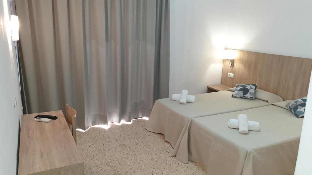 Hostal Mayol Санта-Эулалия-дель-Рио Экстерьер фото