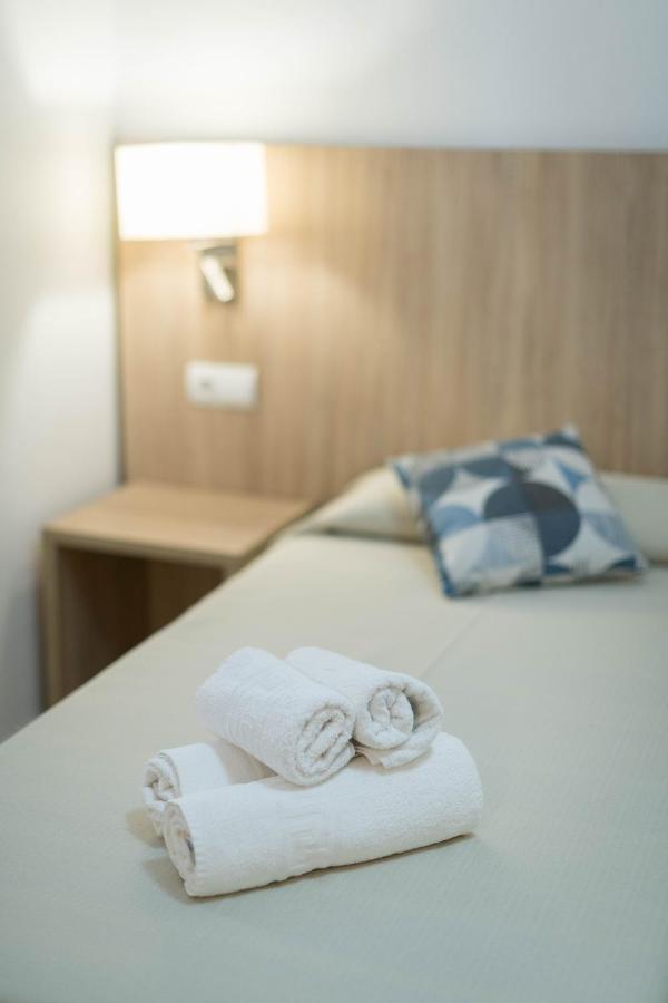 Hostal Mayol Санта-Эулалия-дель-Рио Экстерьер фото