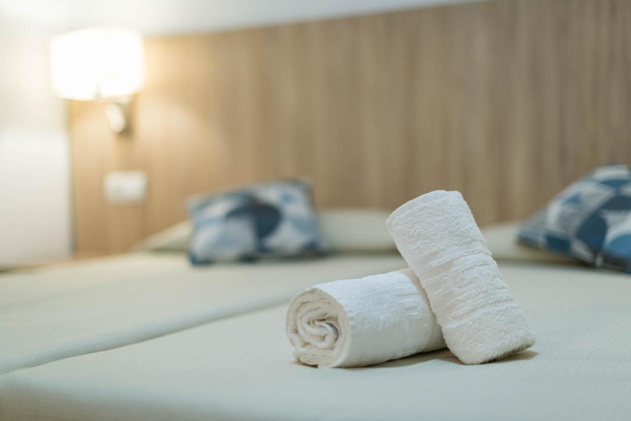 Hostal Mayol Санта-Эулалия-дель-Рио Экстерьер фото