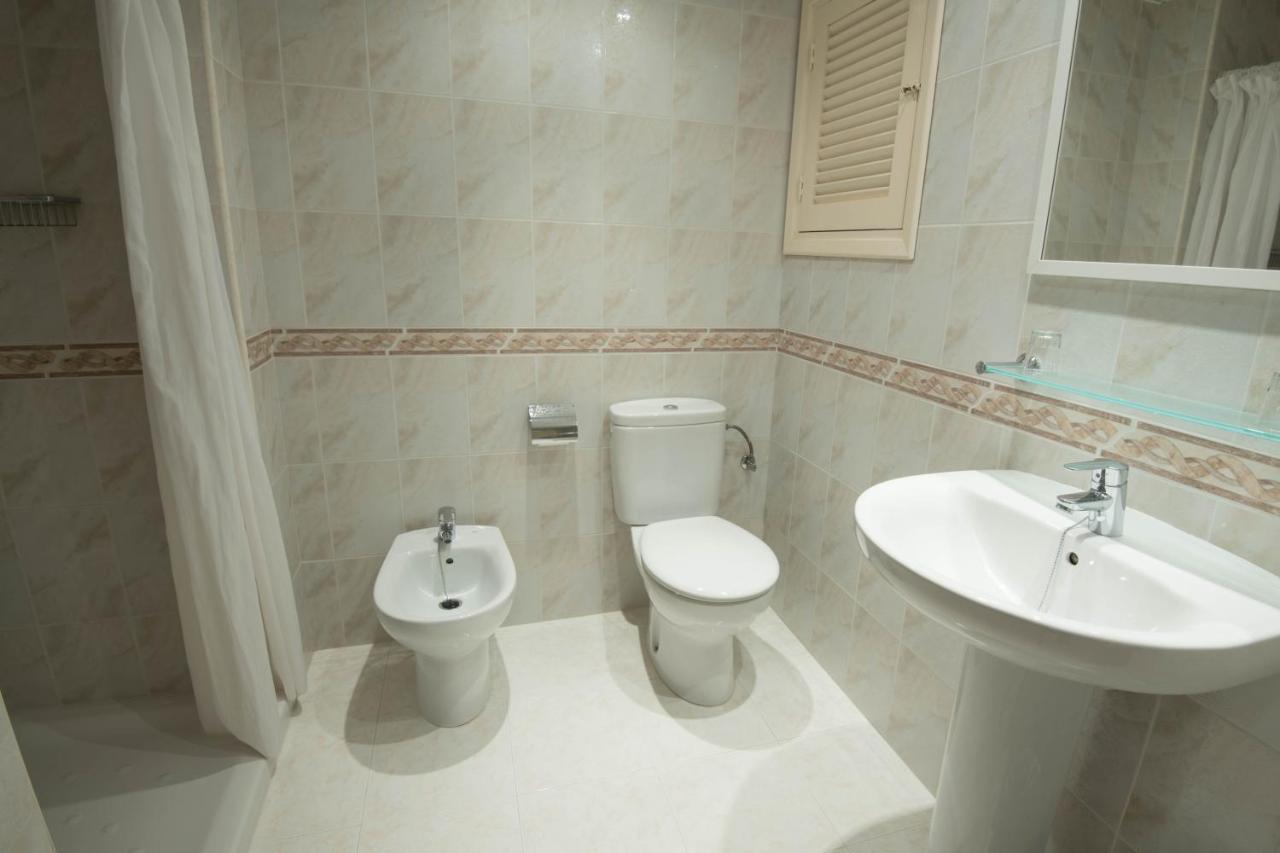 Hostal Mayol Санта-Эулалия-дель-Рио Экстерьер фото